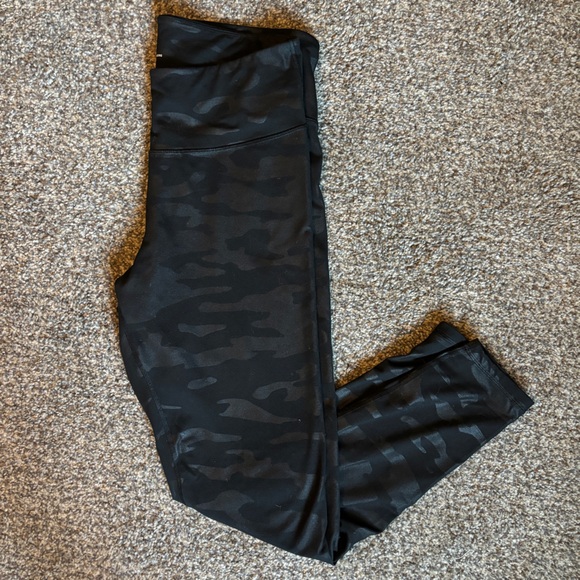 Old Navy Pants - Old Navy Black Camo Leggings